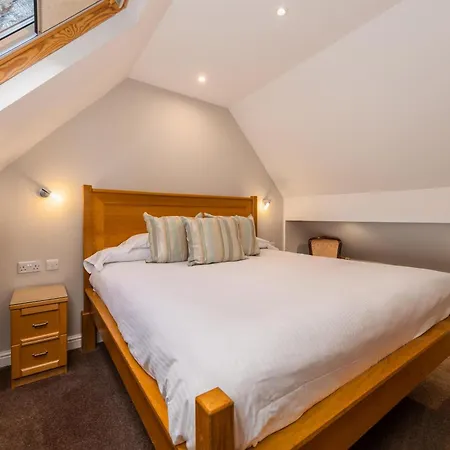 The Old Vicarage Bed and Breakfast 4*