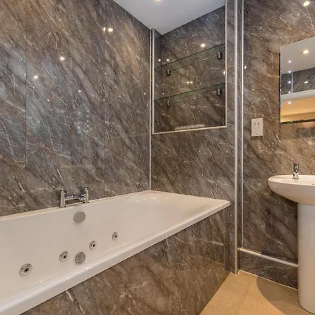 The Old Vicarage 4*